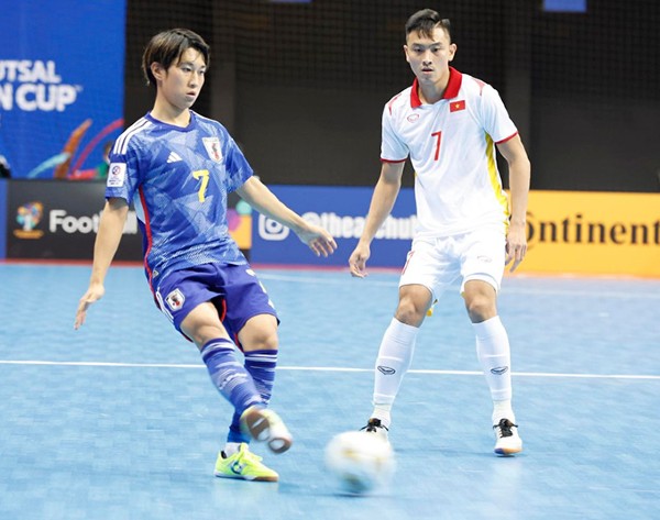Futsal Việt Nam vẫn vào tứ kết nhờ thành tích đối đầu