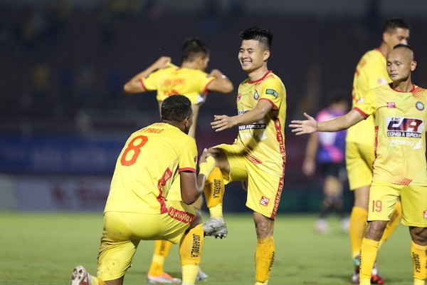 Niềm vui của Thanh Hoá khi có bàn thắng.
