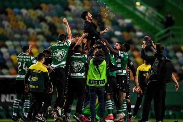 Amorim được người hâm mộ Sporting CP xem như "huyền thoại sống".