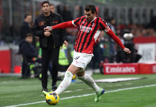 HLV Paulo Fonseca bức xúc với thái độ thi đấu của Theo Hernandez