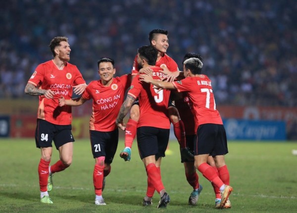 Quang Hải ấn định chiến thắng 2-0 cho CAHN.