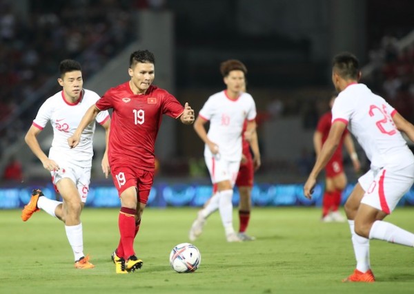 Quang Hải đã có mặt trong suốt 90 phút của trận đấu, nhưng vẫn rất mờ nhạt.