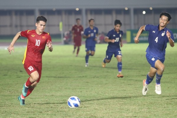Khuất Văn Khang tỏa sáng giúp U19 Việt Nam hòa U19 Thái Lan